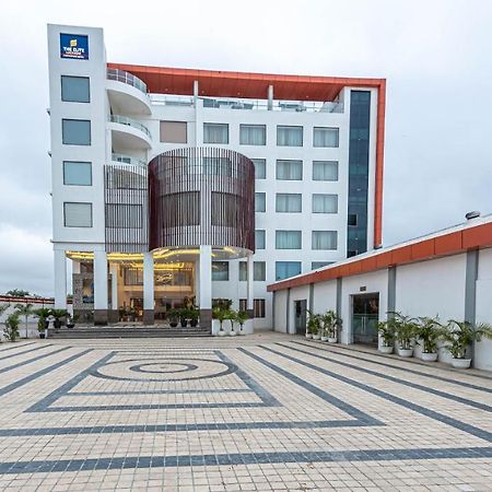 The Elite Lucknow Convention Hotel Exteriör bild