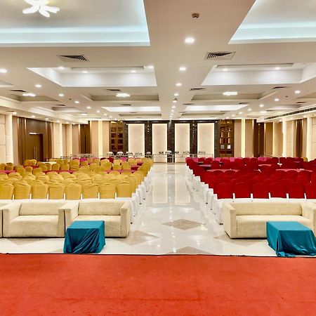 The Elite Lucknow Convention Hotel Exteriör bild