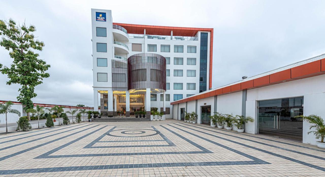 The Elite Lucknow Convention Hotel Exteriör bild