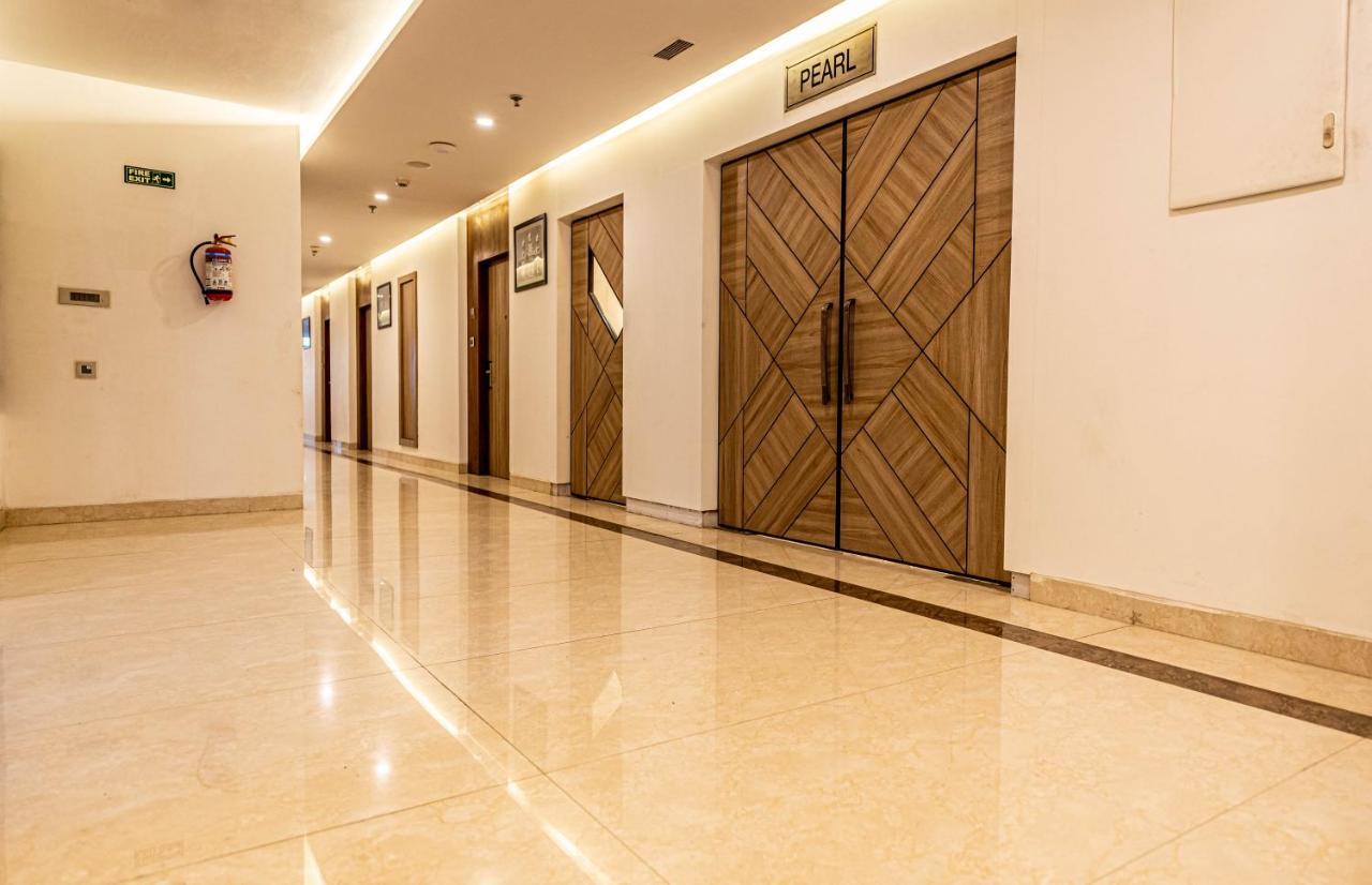 The Elite Lucknow Convention Hotel Exteriör bild