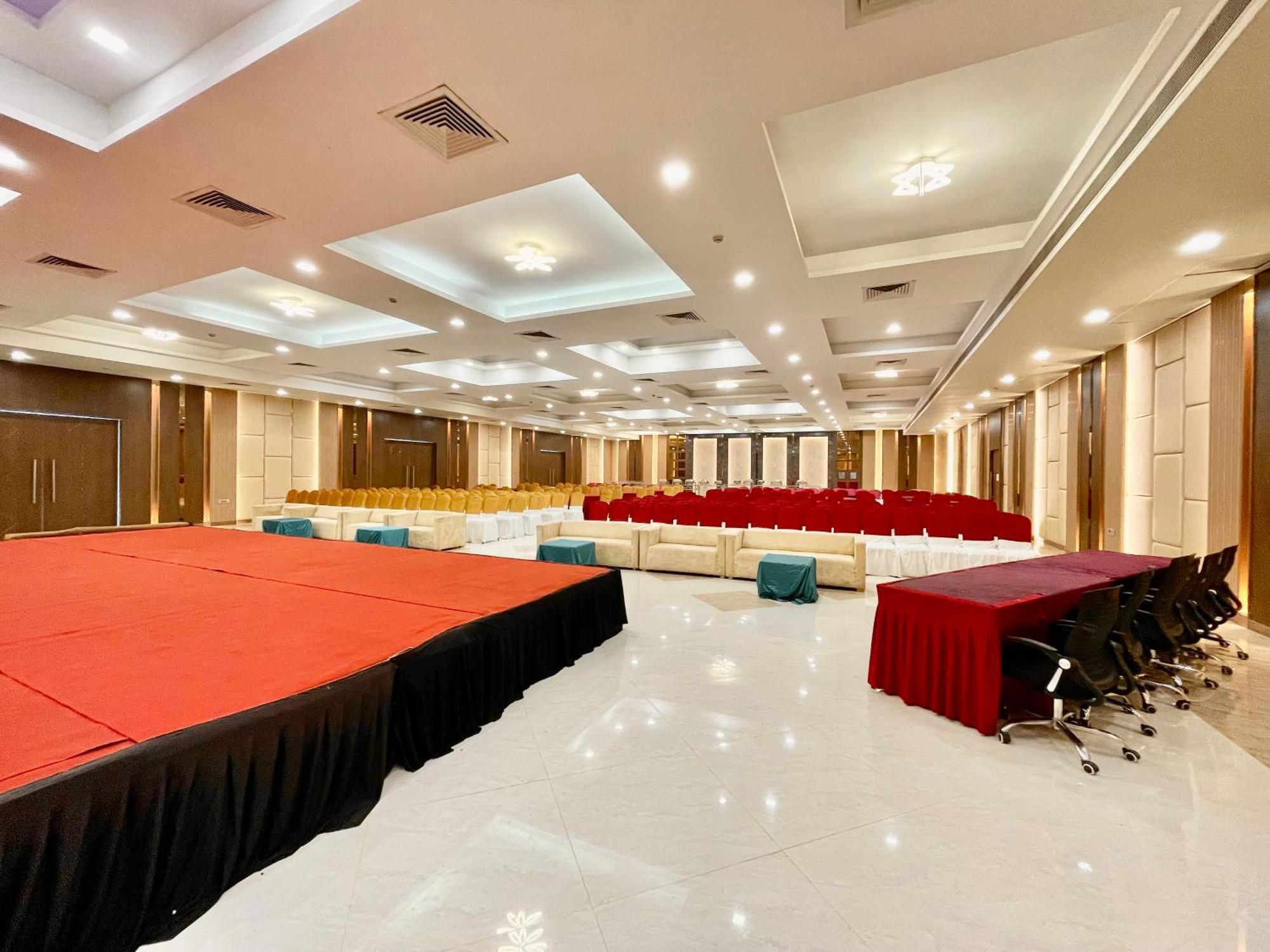 The Elite Lucknow Convention Hotel Exteriör bild