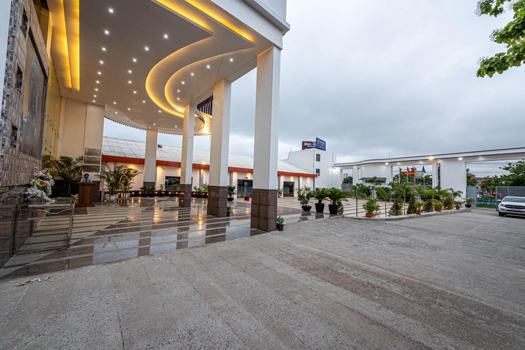 The Elite Lucknow Convention Hotel Exteriör bild